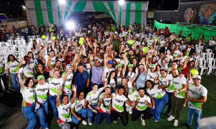 Eugênio Gadelha mostra força em reunião e conecta jovens à política