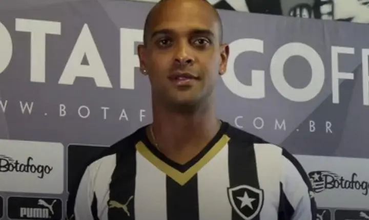  Ex-atacante com passagem pelo Botafogo, Tássio Maia morre após desabamento de muro no Rio