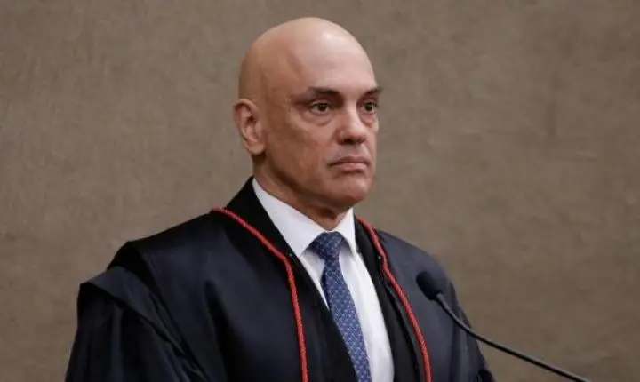 Fachin arquiva pedido para investigar e afastar Moraes do STF