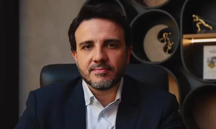 'Fugiu de mim': Renan Santos reage à fala de Lula sobre participação em debates