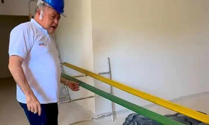 Goianésia do Pará: Russinho acompanha obras da Sala Vermelha do Hospital Municipal
