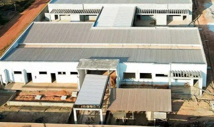 Goianésia do Pará: Russinho vistoria obras da nova creche no Sol Nascente