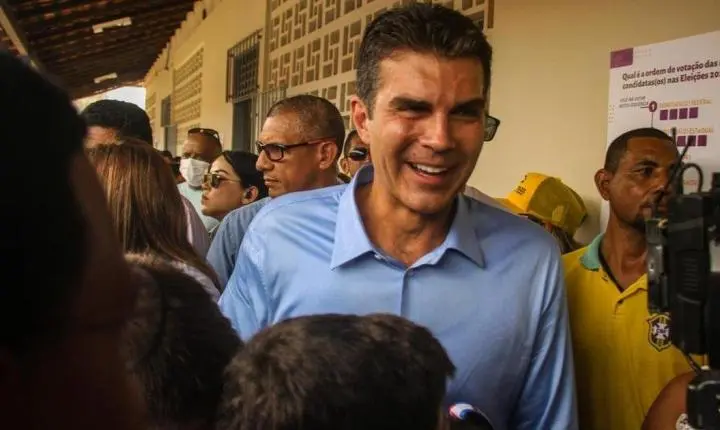 Helder lidera corrida ao Senado no Pará; Éder e Chicão empatam em 2º