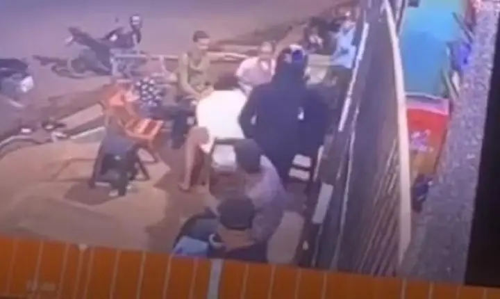 Homem é assassinado a tiros na frente de estabelecimento em Altamira