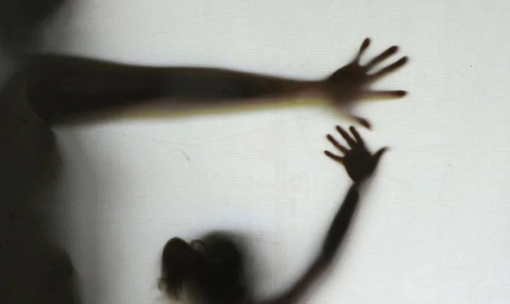 Homem é preso por estuprar e engravidar a própria filha de 11 anos no DF
