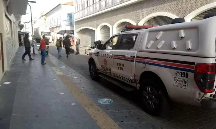 Homem é resgatado de bueiro durante suspeita de furto de cabos em São Luís