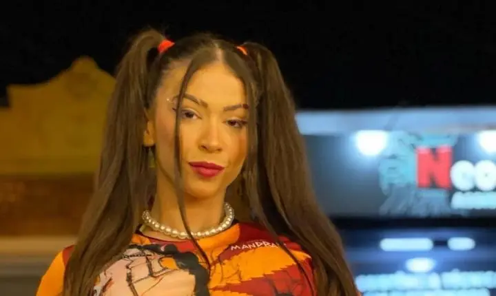 Justiça condena MC Pipokinha por show explícito diante de adolescentes