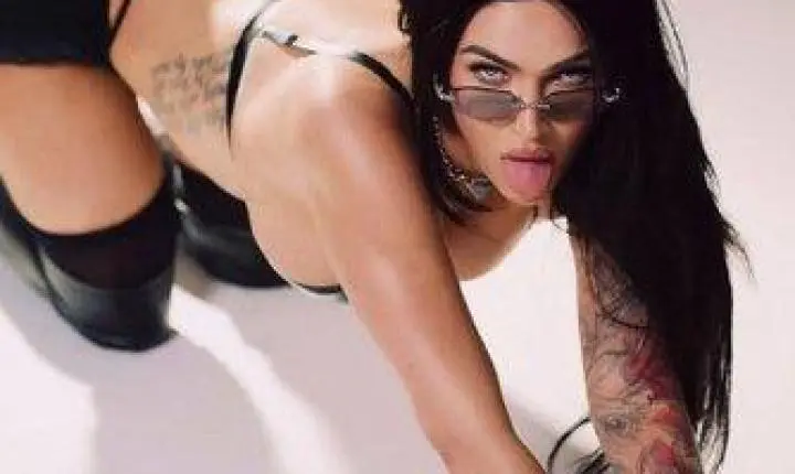 Megan Fox entra em plataforma +18 e fãs derrubam site na estreia