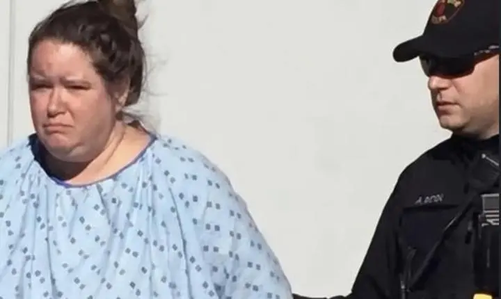 Mulher de 136 kg é condenada por matar namorado após pular em cima dele