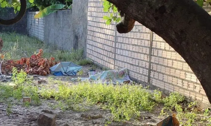 Mulher é encontrada morta sem roupas em terreno de Santarém
