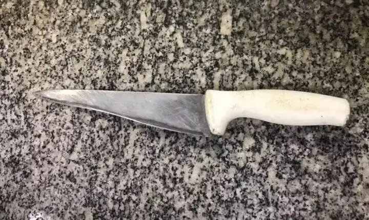 Mulher é esfaqueada no rosto durante discussão e homem é preso em Araguaína