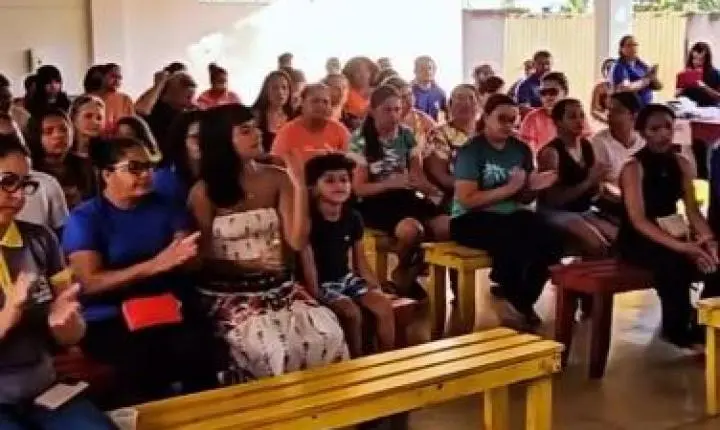 Prefeitura de Cumaru do Norte entrega uniformes escolares e reforça valorização dos estudantes