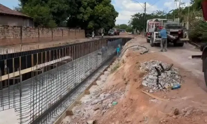 Prefeitura de Redenção avança com obras de infraestrutura nesta quinta-feira (27)