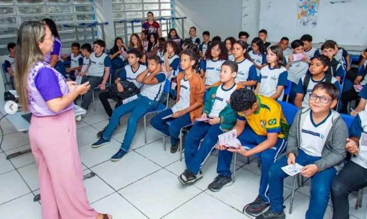 Prefeitura de Tucuruí promove ação do Agosto Lilás em escola municipal