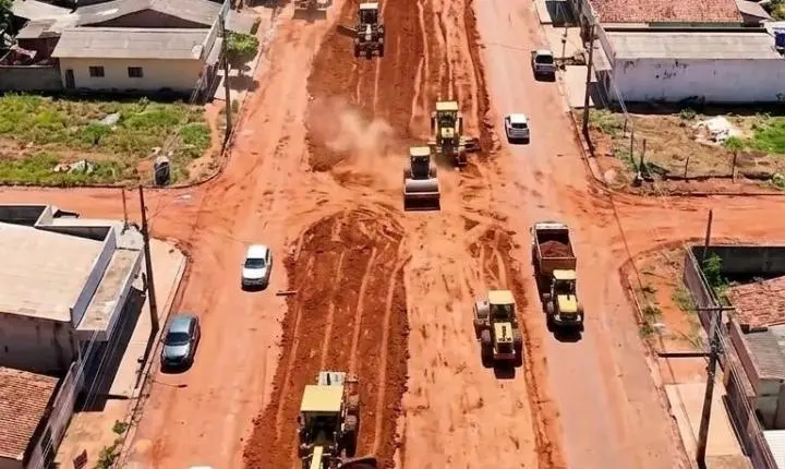 Redenção avança com obras de asfaltamento na Avenida Bahia e faz alerta a motoristas