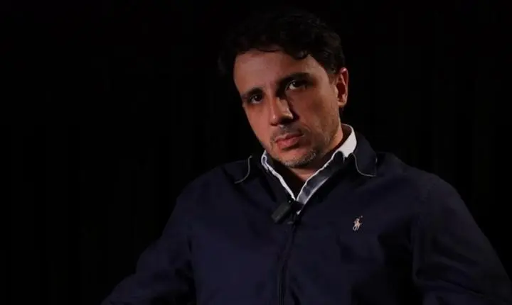 Renan Santos retoma redes sociais e volta a criticar ministros do STF
