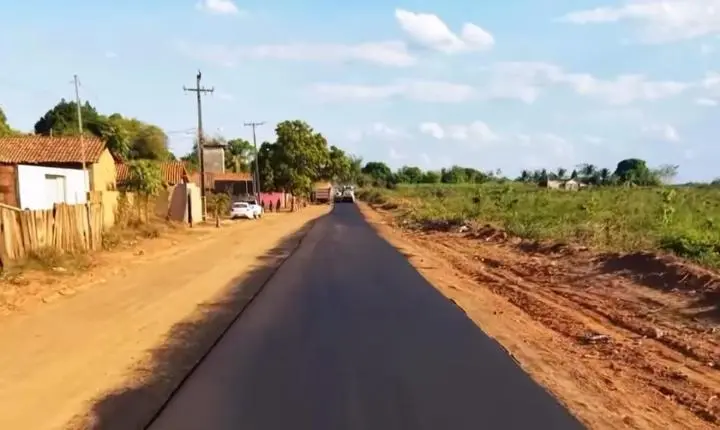 Rua do bairro Mutirão recebe mais de 400 metros de asfalto em Itupiranga