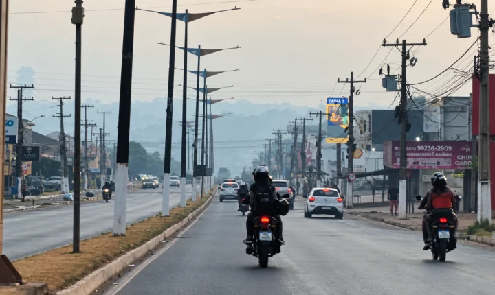 Santarém amanhece coberta por fumaça de queimadas e ar chega a nível crítico