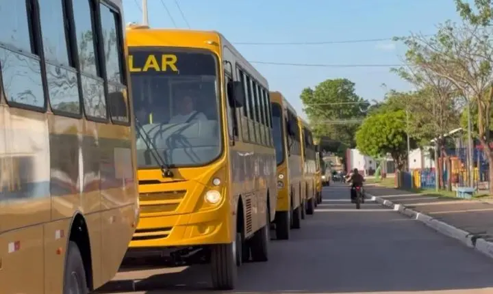 Sob a gestão de Dr. Rener, Redenção conquista nova frota de ônibus escolares