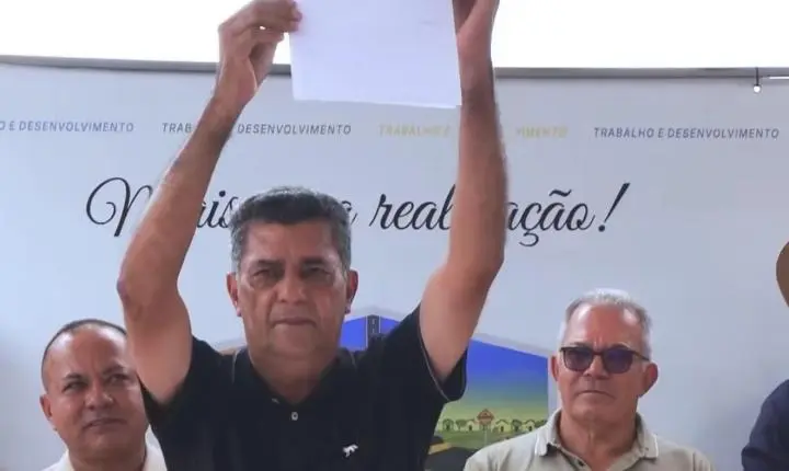Valdir Lemes assina ordem de serviço para obra de urbanização no distrito de Maracajá