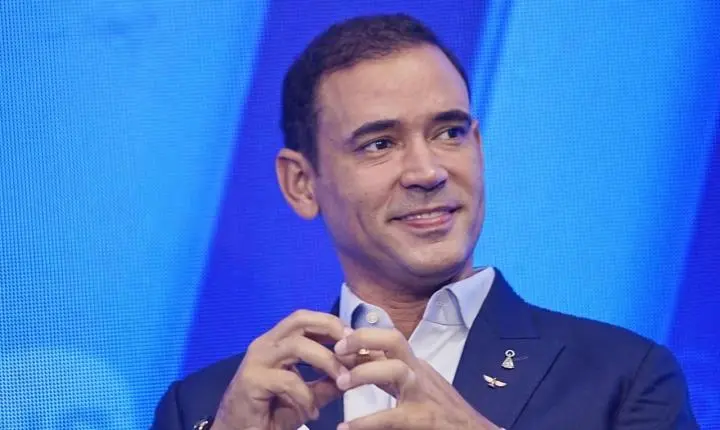 Vicentinho mira crise na saúde durante debate eleitoral no Tocantins