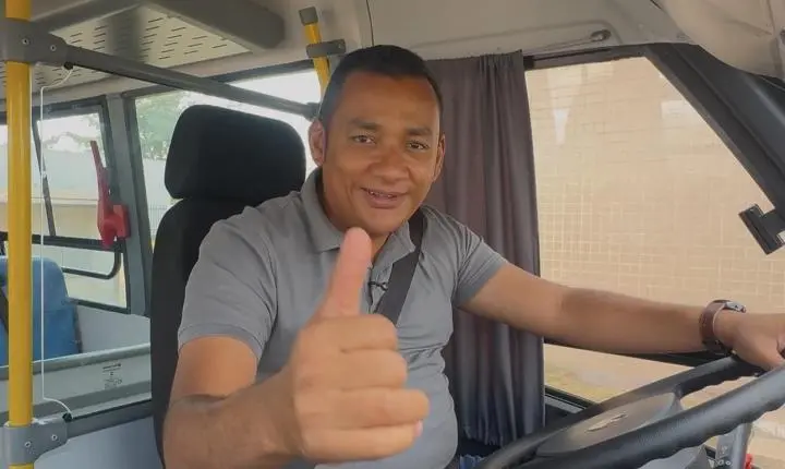 Volta às aulas em Nova Ipixuna começa com entrega de ônibus escolar para alunos do Trecho Seco